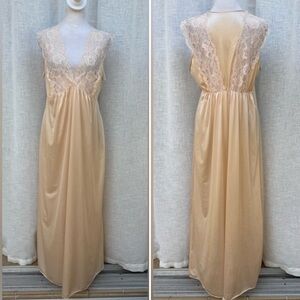 Gilead soft pink floral lace nylon nightgown